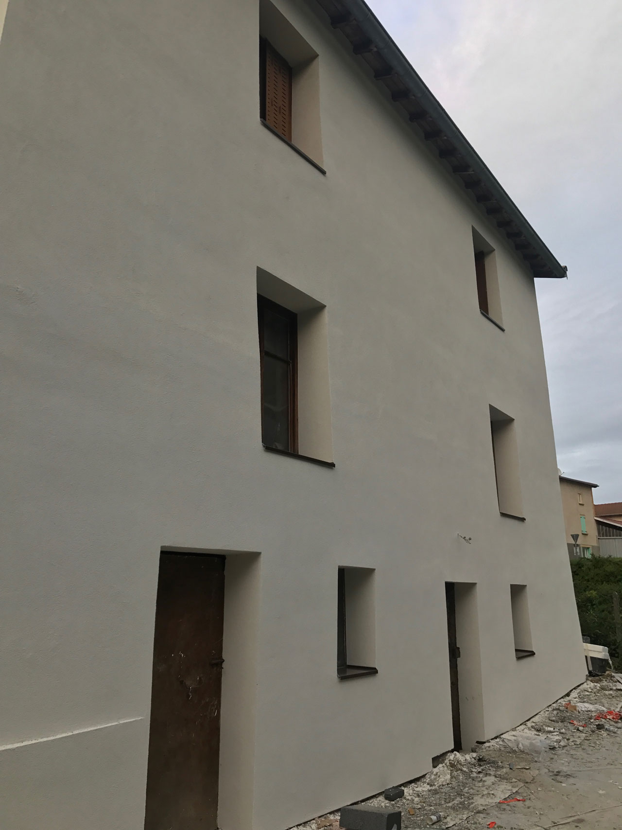 Isolation extérieure d’une maison à Chambost-Longessaigne