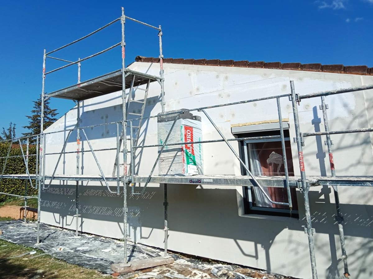 Maison en travaux d'isolation à Meyzieu