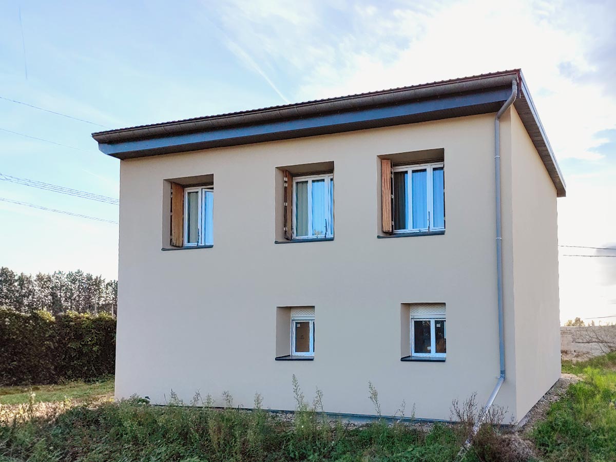Maison après des travaux d'isolation extérieure à Nyvroz