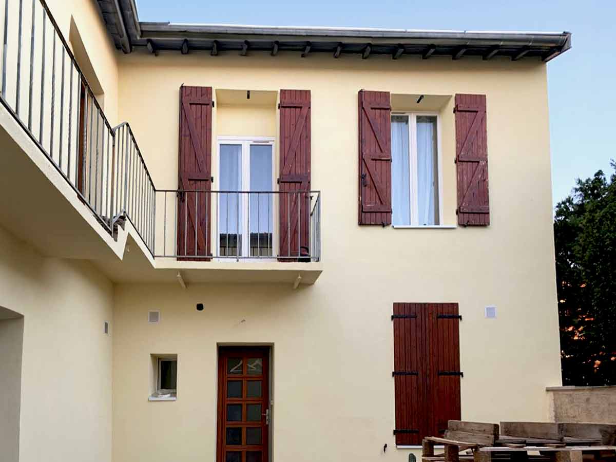 Maison après des travaux d'isolation extérieur à Décines-Charpieu
