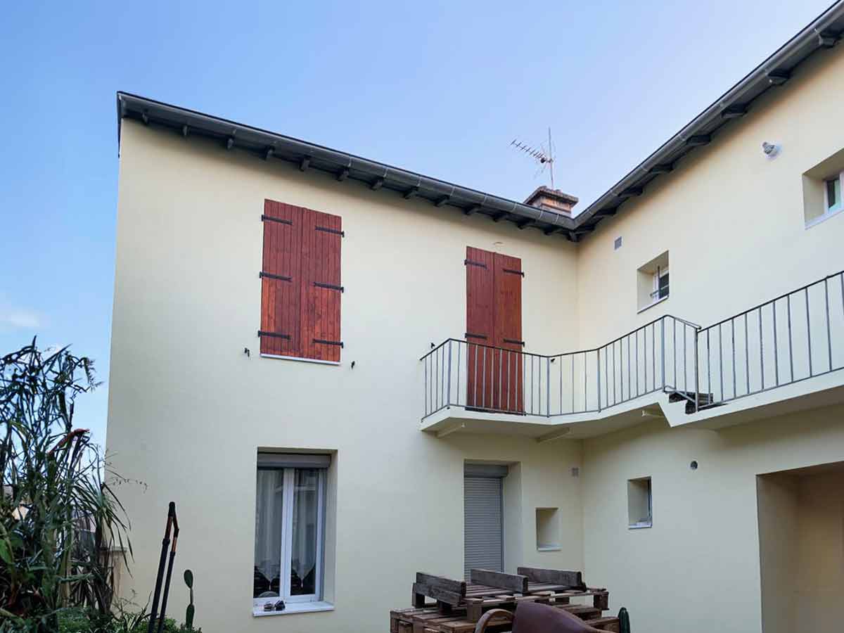 Maison après des travaux d'isolation extérieur à Décines-Charpieu